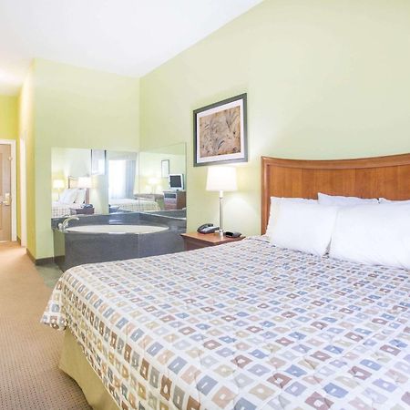 Days Inn & Suites By Wyndham Swainsboro Εξωτερικό φωτογραφία