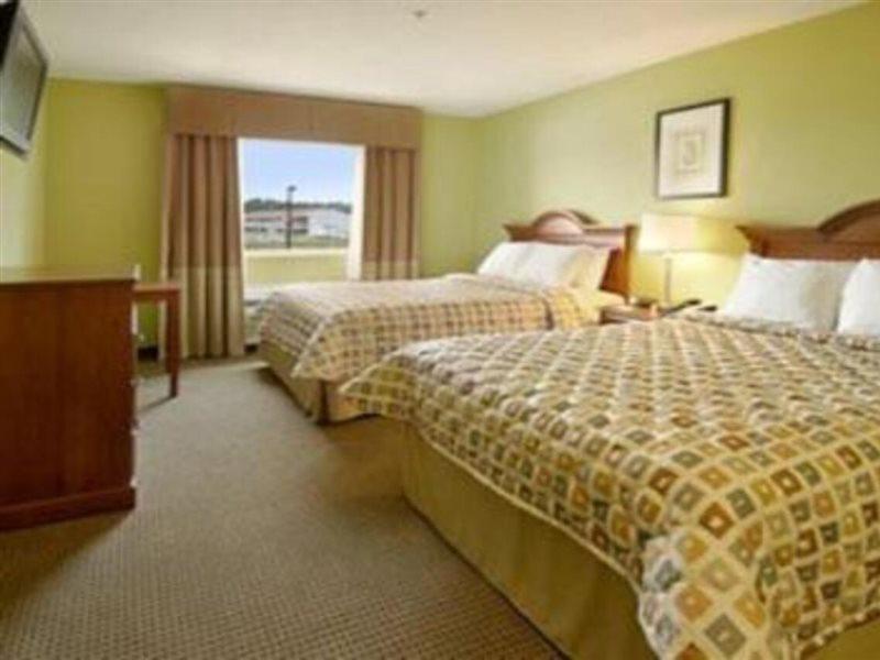 Days Inn & Suites By Wyndham Swainsboro Εξωτερικό φωτογραφία