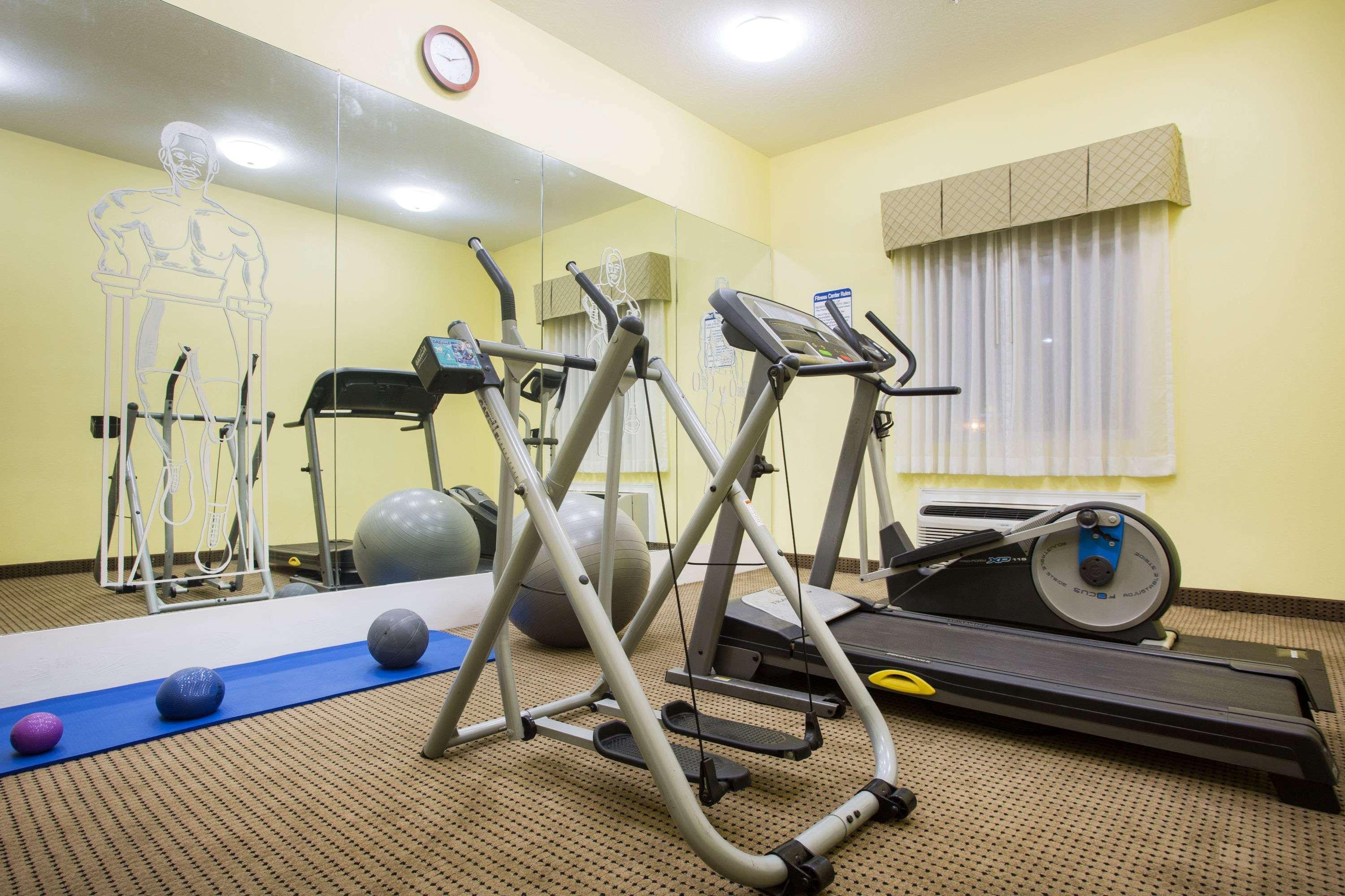 Days Inn & Suites By Wyndham Swainsboro Εξωτερικό φωτογραφία