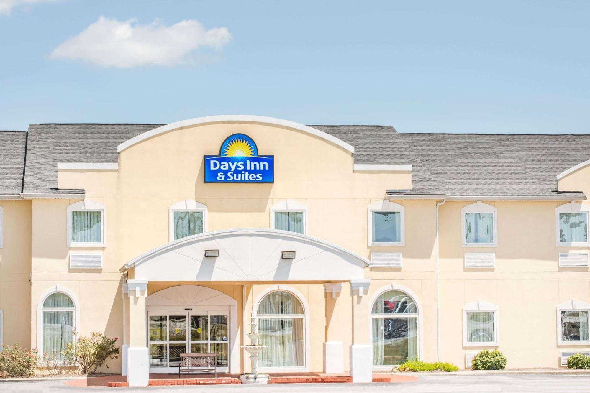 Days Inn & Suites By Wyndham Swainsboro Εξωτερικό φωτογραφία