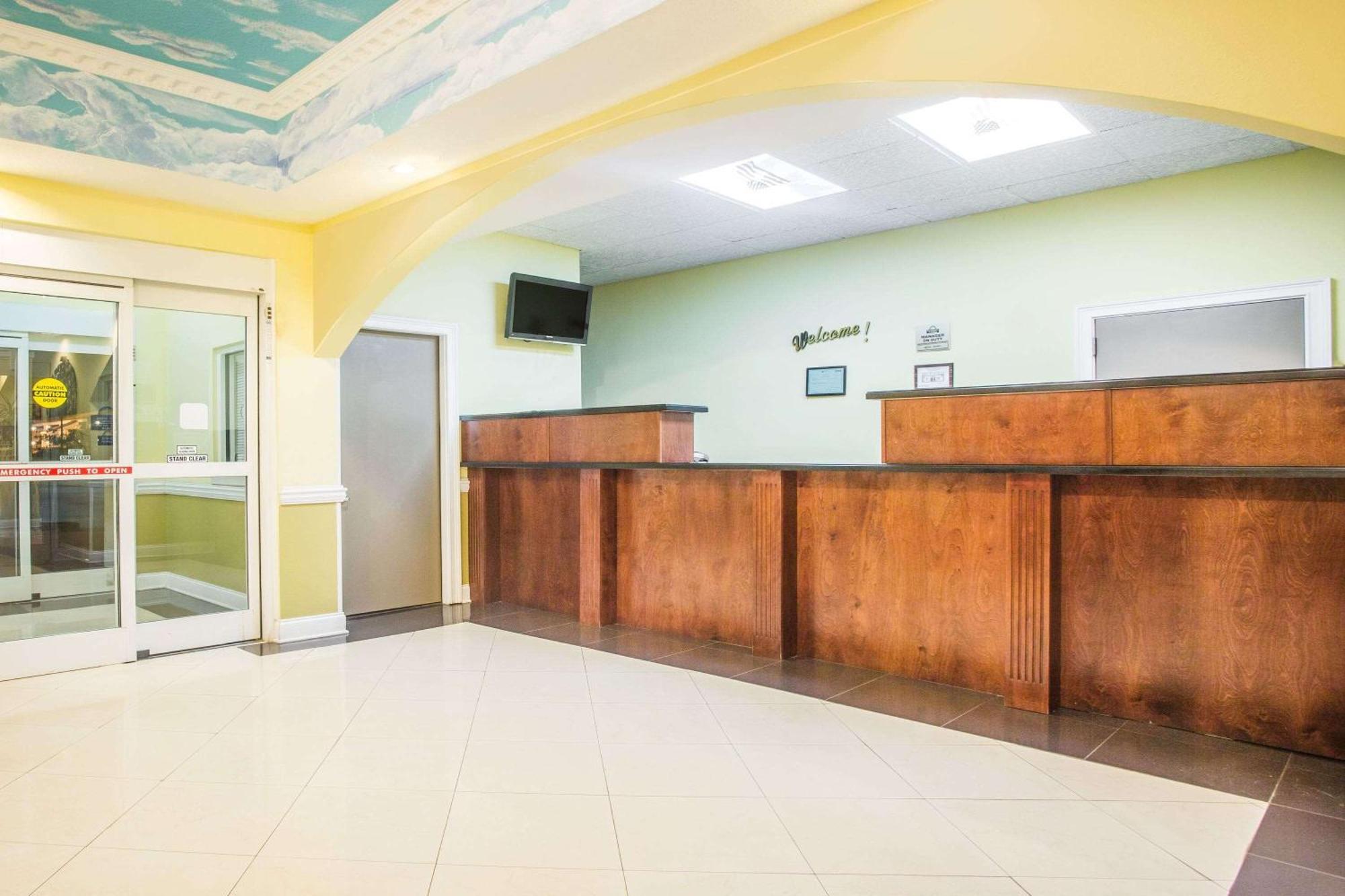Days Inn & Suites By Wyndham Swainsboro Εξωτερικό φωτογραφία