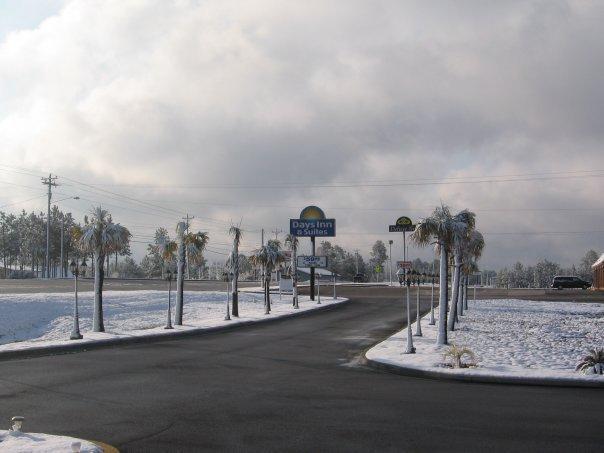 Days Inn & Suites By Wyndham Swainsboro Εξωτερικό φωτογραφία