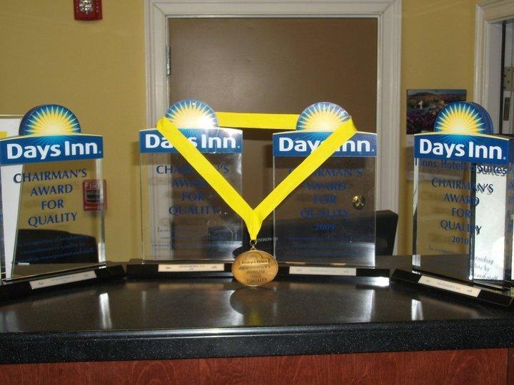 Days Inn & Suites By Wyndham Swainsboro Εξωτερικό φωτογραφία